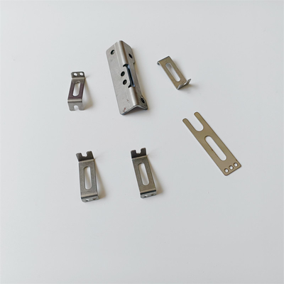 Pièces de rotation de précision multifonctionnelle de commande numérique par ordinateur emboutissant des pièces d'acier de bâti