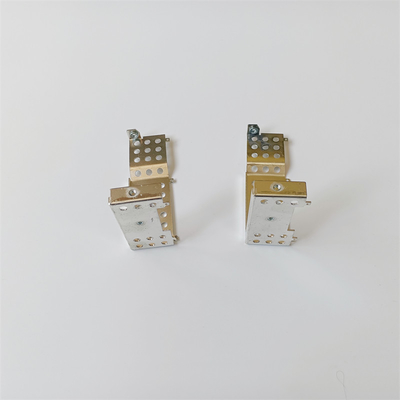 Pièces de estampillage progressives des véhicules à moteur de tôle de composantes électroniques de traitement thermique